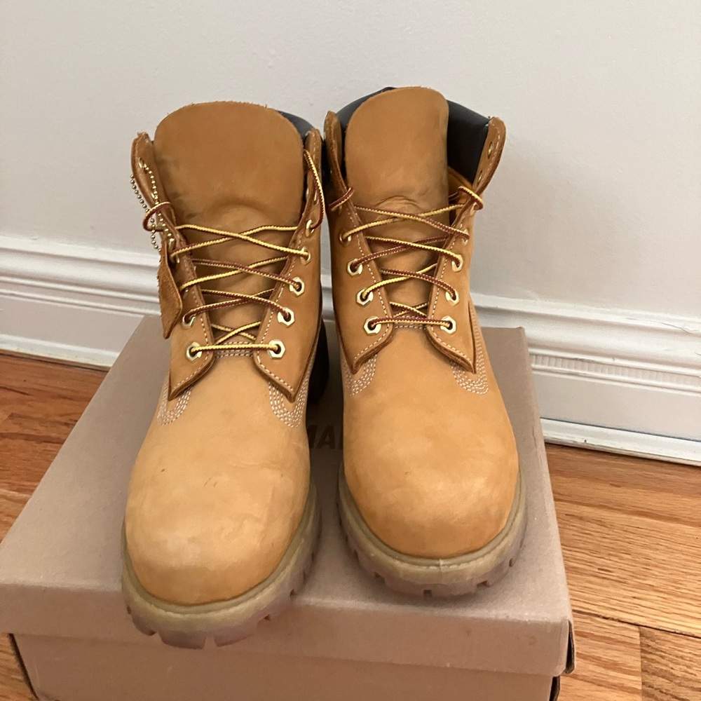 Men’s Timberland Boots-8.5